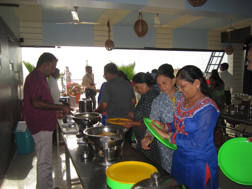 Hotel Chithra Kanyakumari Esterno foto