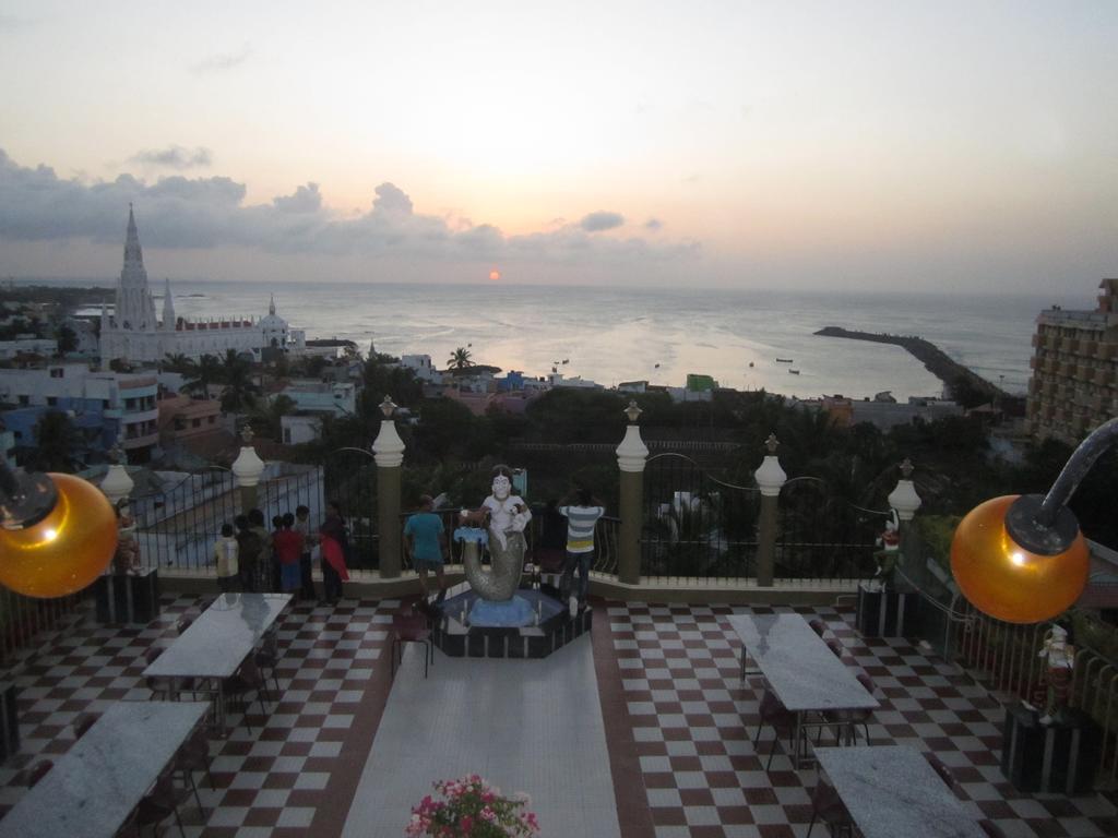 Hotel Chithra Kanyakumari Esterno foto